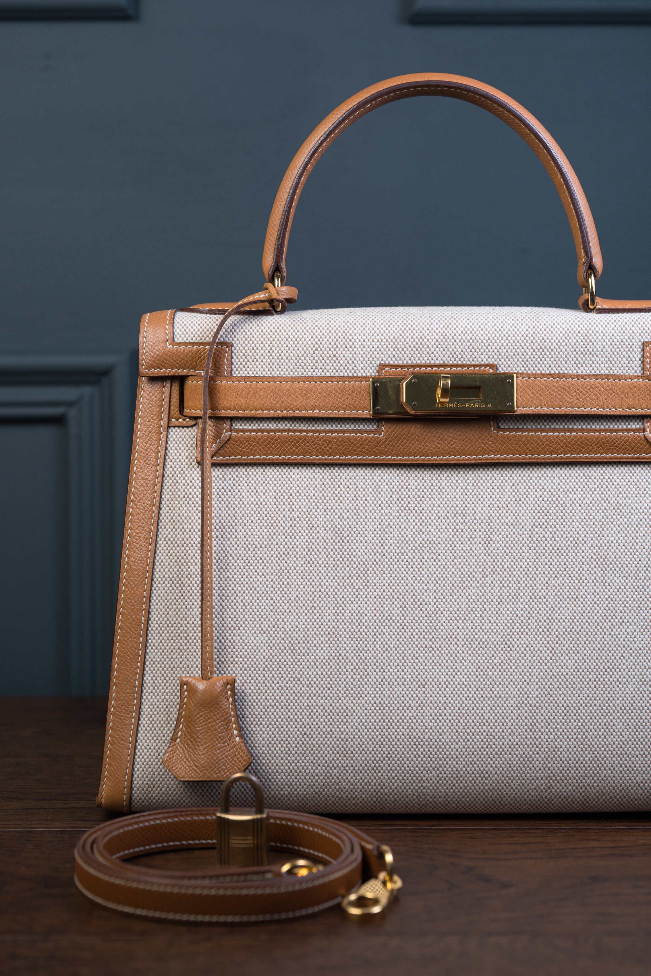 Hermès Kelly 28 Toili Ash 2000s | 14000$